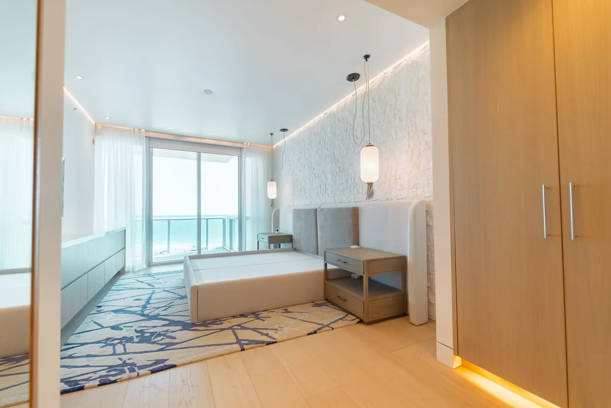 Bedroom with ocean views and built-in wardrobes, Continuum South Tower, Miami Beach